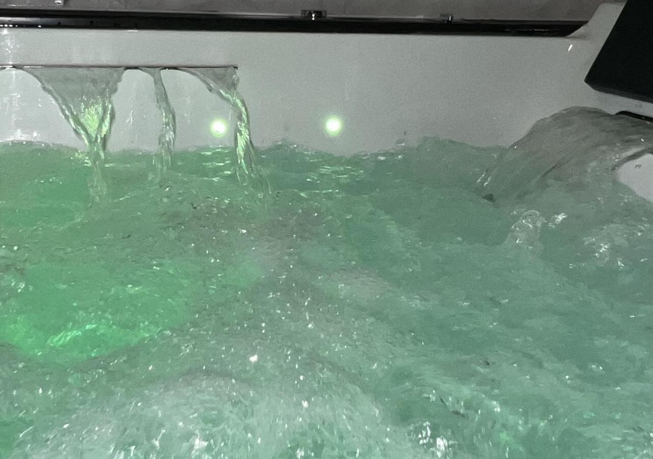 Appartement Cosy & Jacuzzi 15 Mn De Lyon à Givors Extérieur photo