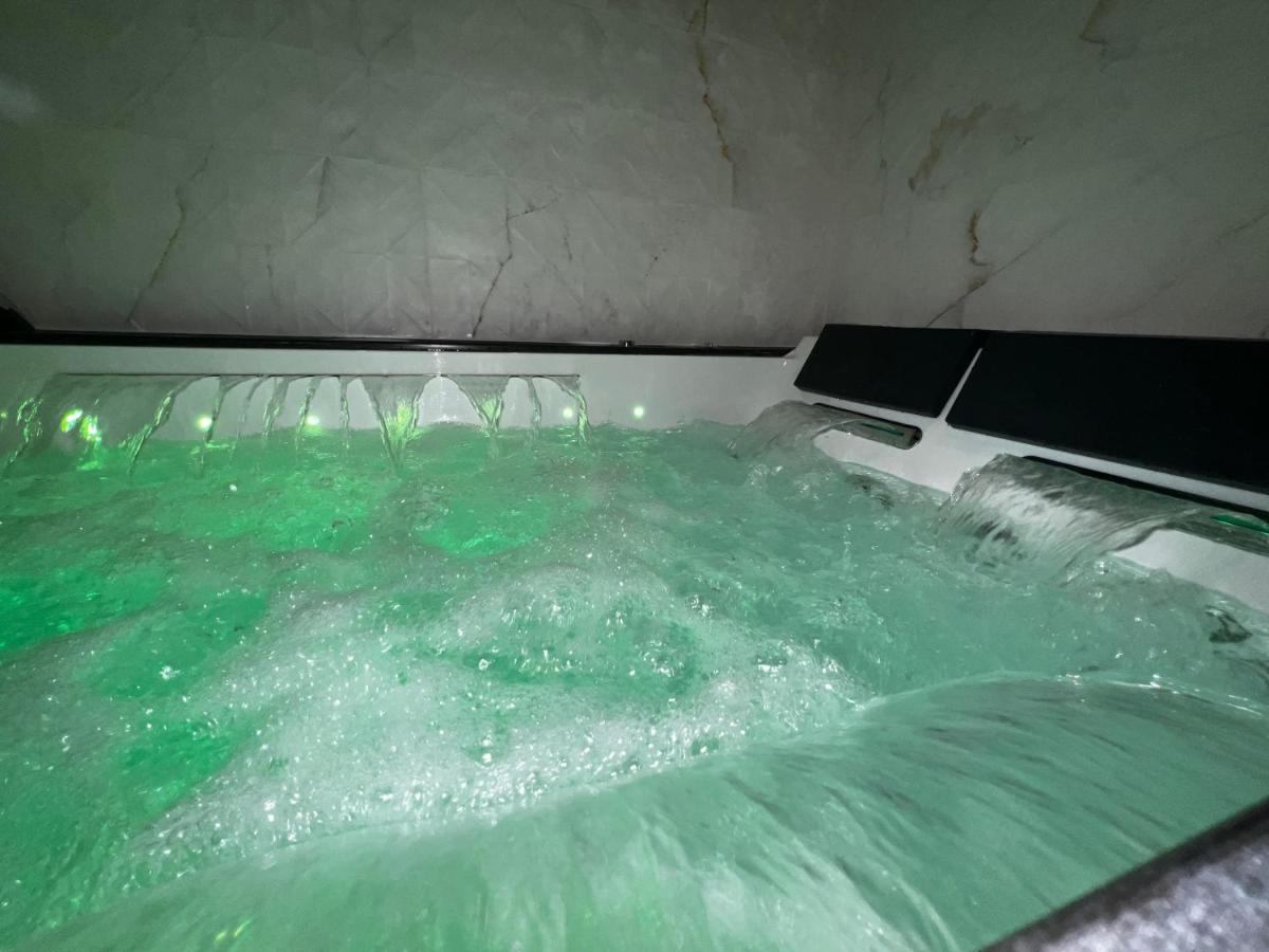 Appartement Cosy & Jacuzzi 15 Mn De Lyon à Givors Extérieur photo